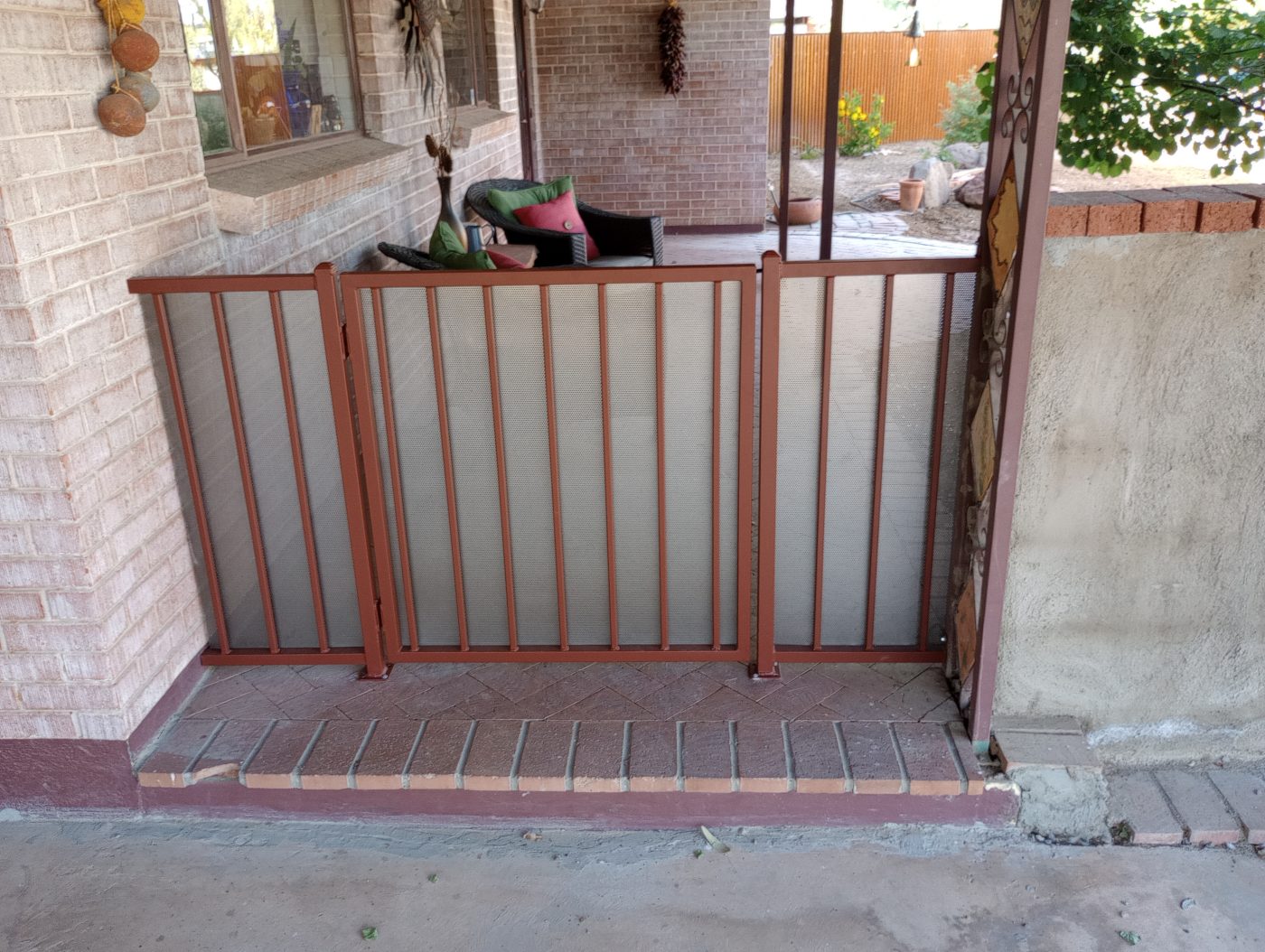 Horizontal steel slat fence — Emery Welding & Ironwork